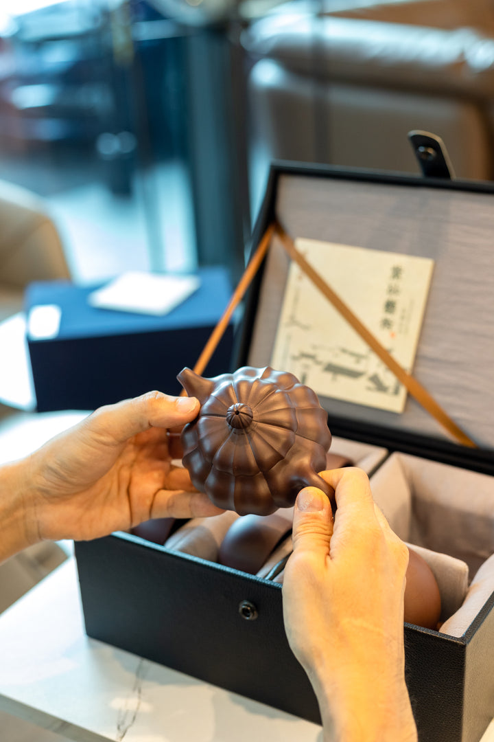 Zisha Tea Pot "Chrysanthemum" (Huo Ju Hu) 惑菊壶